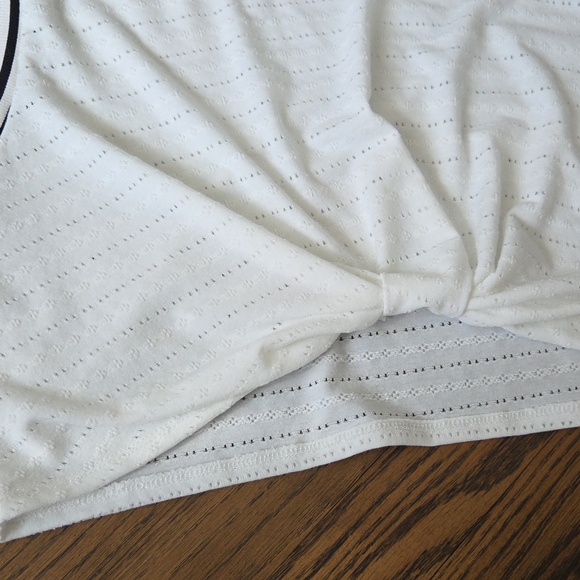 Crop Top - Picture 3 of 4